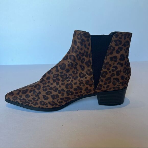 a.n.a. Women's Garwin Leopard Ankle Boot Brown Size 8.5M Memory Foam - Picture 3 of 9